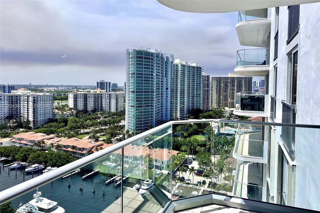 19707 Turnberry Way 23C, Aventura, FL 33180