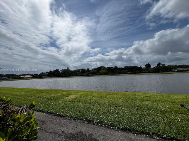 5942 Mustang Mnr, Davie, FL 33314