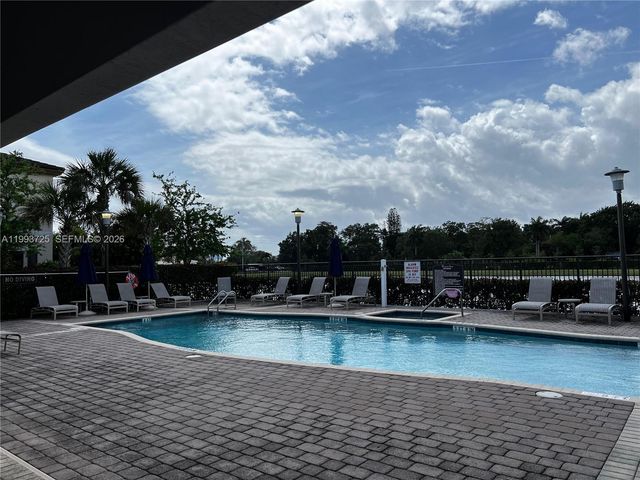 5942 Mustang Mnr, Davie, FL 33314