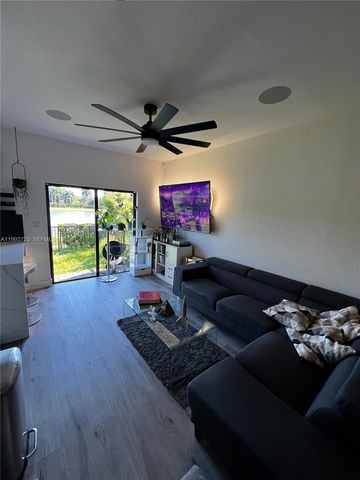 5942 Mustang Mnr, Davie, FL 33314