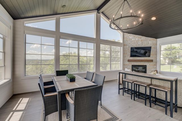 416 Eagle Bluff Drive, Hudson, WI 54016