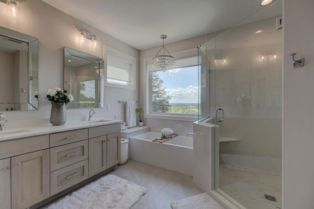 416 Eagle Bluff Drive, Hudson, WI 54016