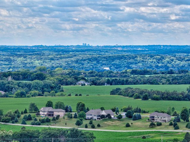 416 Eagle Bluff Drive, Hudson, WI 54016