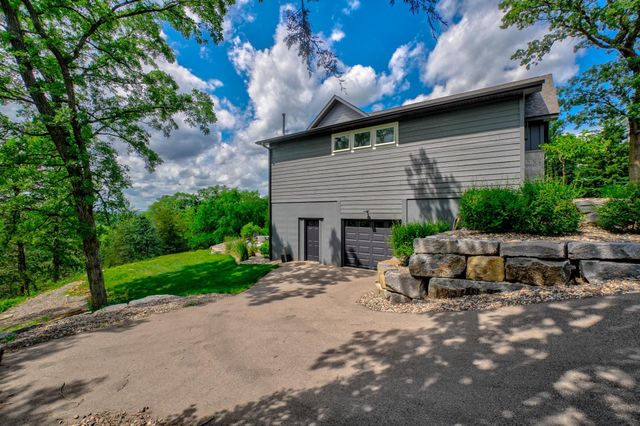 416 Eagle Bluff Drive, Hudson, WI 54016
