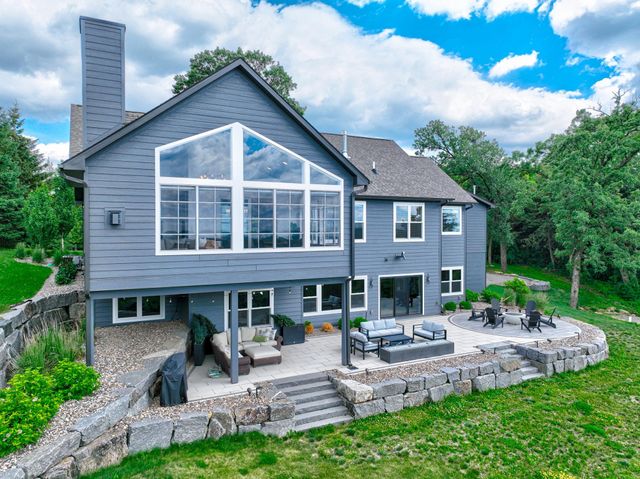 416 Eagle Bluff Drive, Hudson, WI 54016