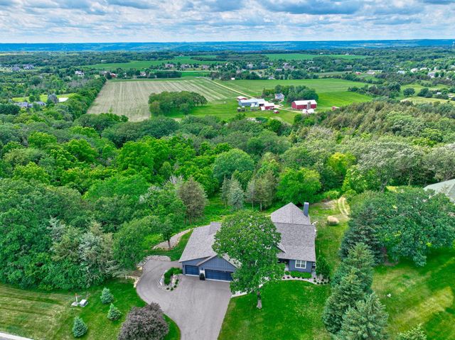 416 Eagle Bluff Drive, Hudson, WI 54016
