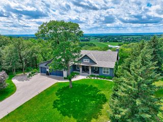 416 Eagle Bluff Drive, Hudson, WI 54016