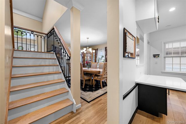 3 Lido Parkway, Lindenhurst, NY 11757