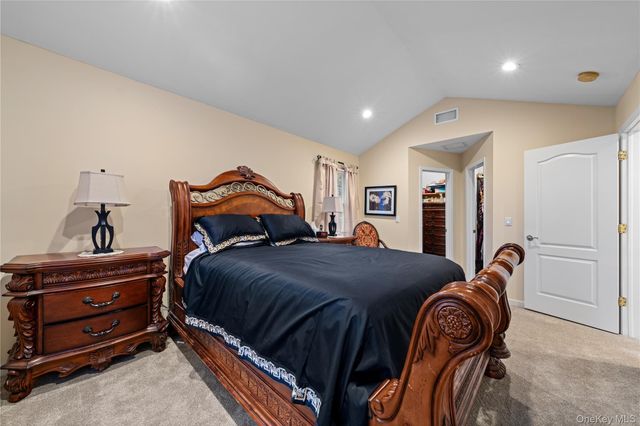 3 Lido Parkway, Lindenhurst, NY 11757