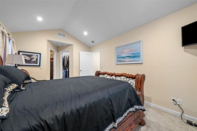 3 Lido Parkway, Lindenhurst, NY 11757