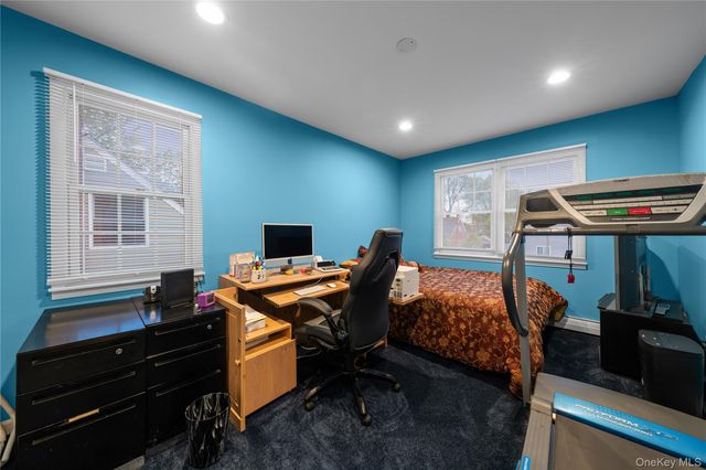 3 Lido Parkway, Lindenhurst, NY 11757