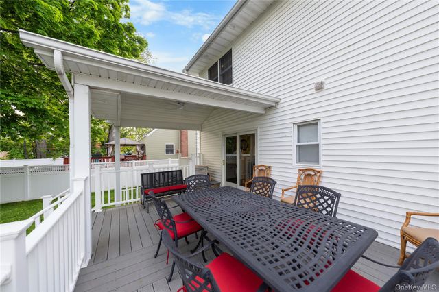3 Lido Parkway, Lindenhurst, NY 11757