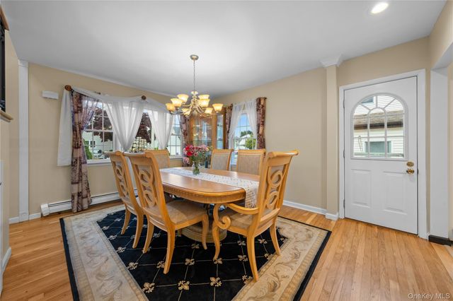 3 Lido Parkway, Lindenhurst, NY 11757