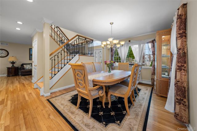 3 Lido Parkway, Lindenhurst, NY 11757