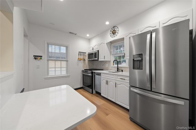 3 Lido Parkway, Lindenhurst, NY 11757