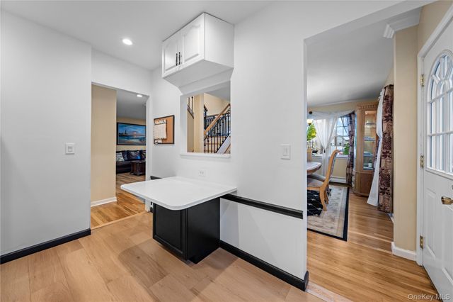 3 Lido Parkway, Lindenhurst, NY 11757