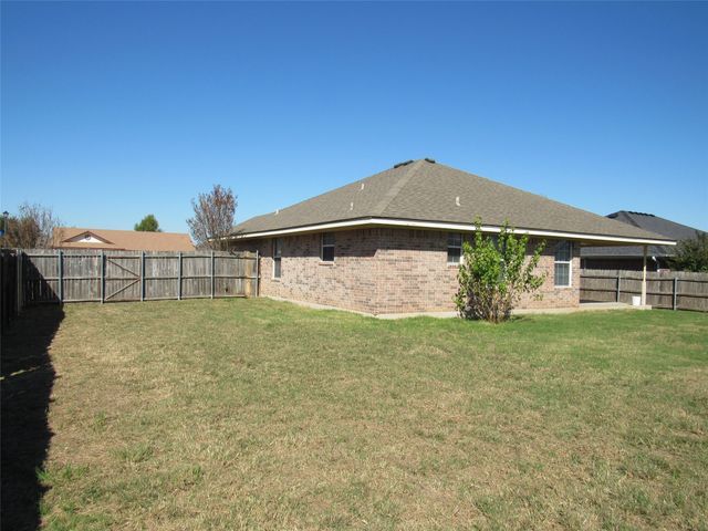105 Wildcat Drive, Lacy Lakeview, TX 76705