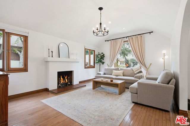 1555 S Crescent Heights Boulevard, Los Angeles, CA 90035
