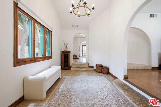 1555 S Crescent Heights Boulevard, Los Angeles, CA 90035