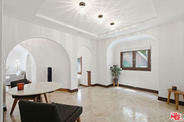 1555 S Crescent Heights Boulevard, Los Angeles, CA 90035