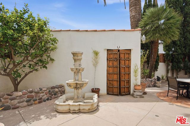 1555 S Crescent Heights Boulevard, Los Angeles, CA 90035