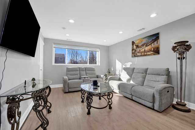 27W180 Cooley Avenue, Winfield, IL 60190