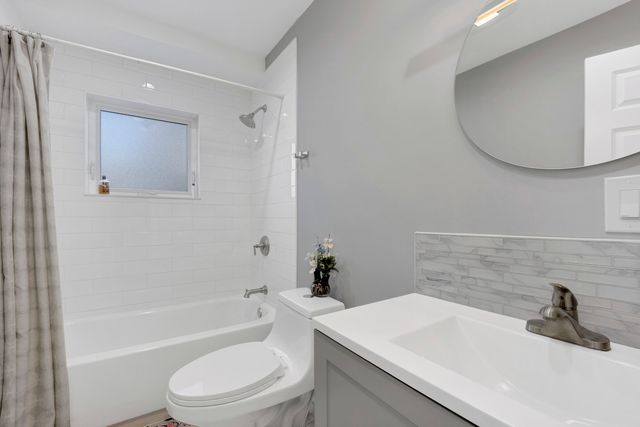 27W180 Cooley Avenue, Winfield, IL 60190