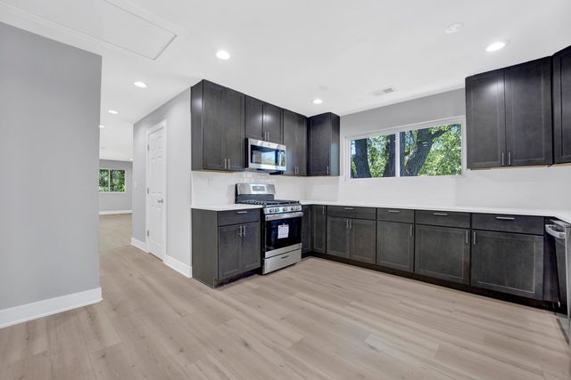 27W180 Cooley Avenue, Winfield, IL 60190