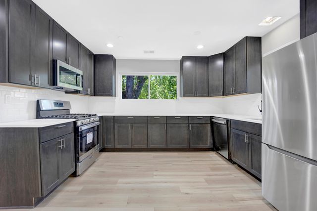 27W180 Cooley Avenue, Winfield, IL 60190