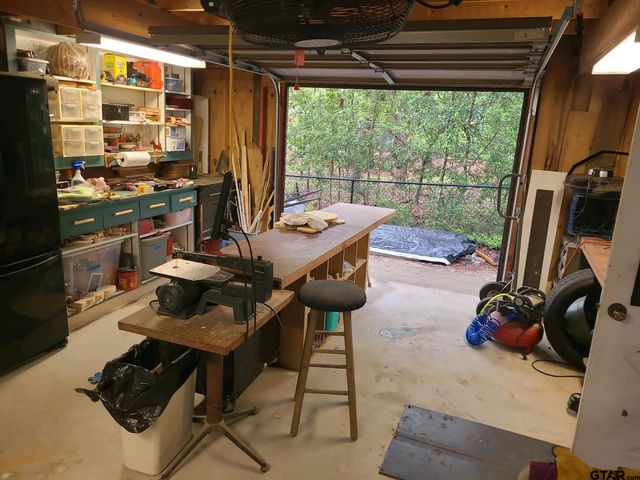 201 Elmwood Lane, Holly Lake Ranch, TX 75765