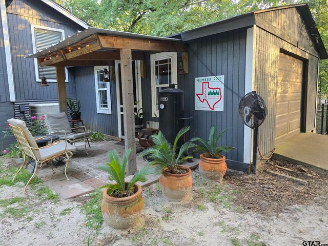 201 Elmwood Lane, Holly Lake Ranch, TX 75765