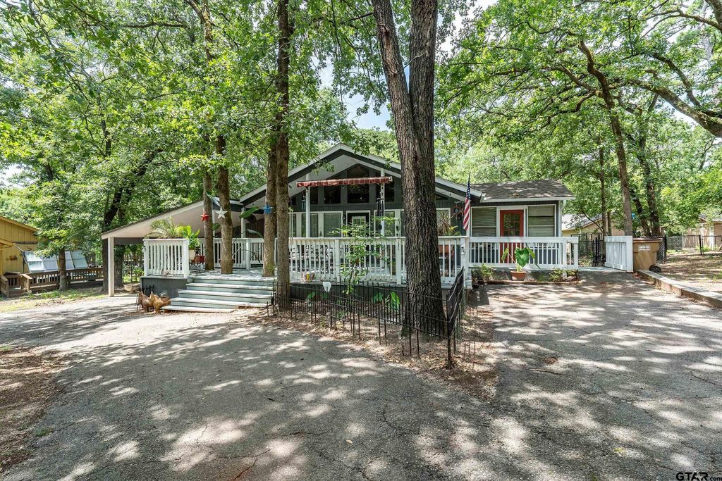 201 Elmwood Lane, Holly Lake Ranch, TX 75765