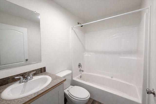 555 2nd Street SE 18, Cokato, MN 55321