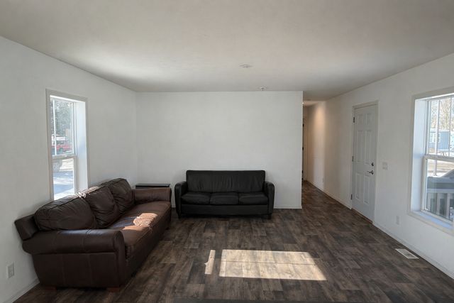 555 2nd Street SE 18, Cokato, MN 55321