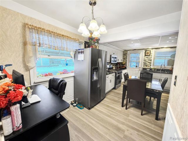 4710 Edgewood Street, Dearborn Heights, MI 48125