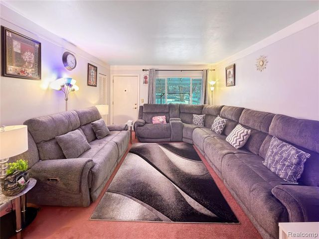 4710 Edgewood Street, Dearborn Heights, MI 48125