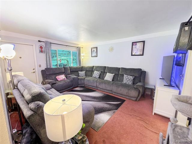 4710 Edgewood Street, Dearborn Heights, MI 48125