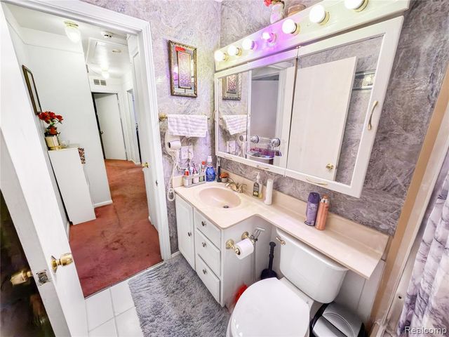 4710 Edgewood Street, Dearborn Heights, MI 48125