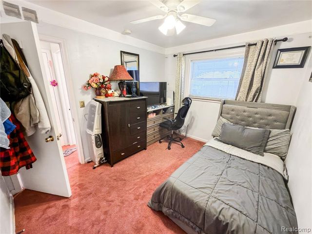 4710 Edgewood Street, Dearborn Heights, MI 48125