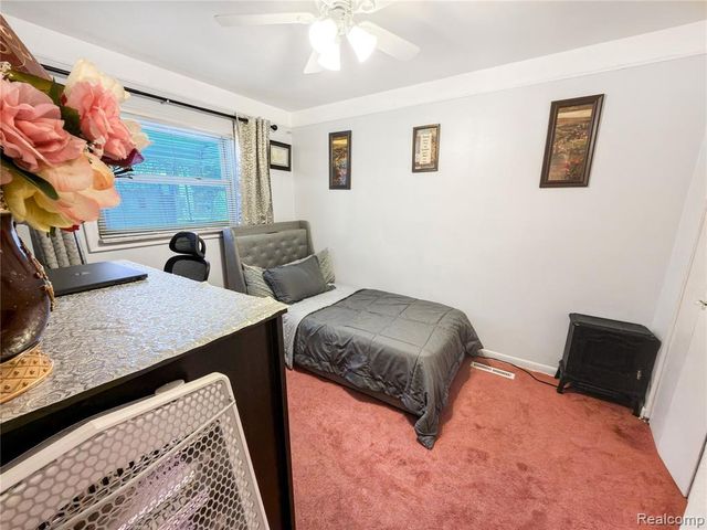 4710 Edgewood Street, Dearborn Heights, MI 48125