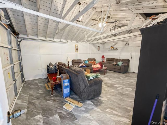 4710 Edgewood Street, Dearborn Heights, MI 48125