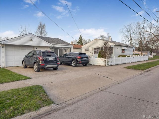 4710 Edgewood Street, Dearborn Heights, MI 48125