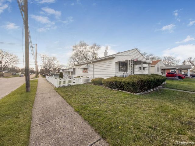 4710 Edgewood Street, Dearborn Heights, MI 48125