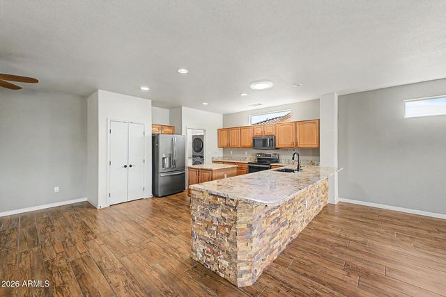 15764 W SPRING TREE Way, Surprise, AZ 85374