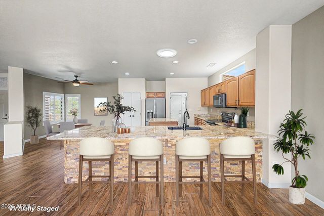 15764 W SPRING TREE Way, Surprise, AZ 85374