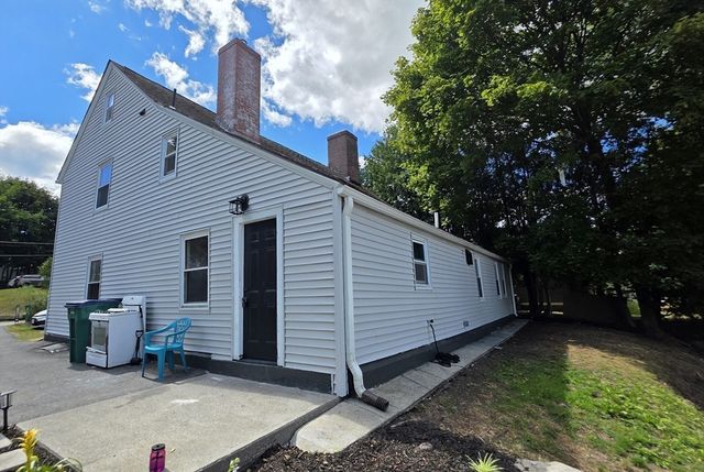 16 Thomas St, Fitchburg, MA 01420
