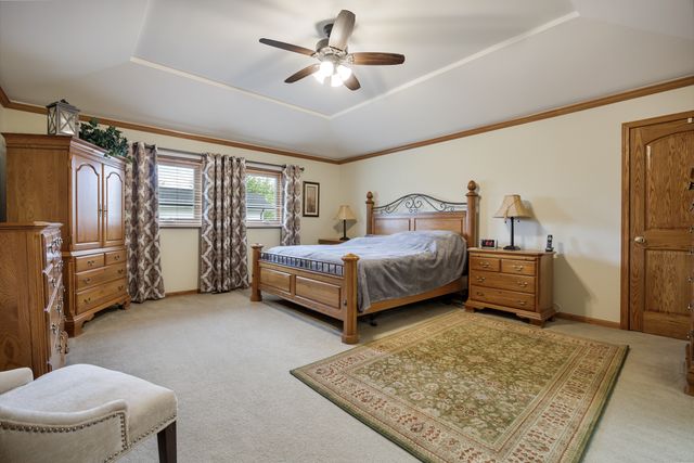 8903 Vail Lane, Woodridge, IL 60517