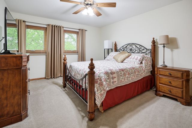 8903 Vail Lane, Woodridge, IL 60517