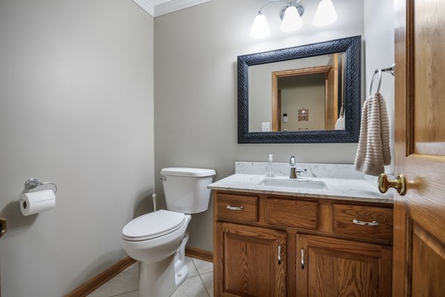 8903 Vail Lane, Woodridge, IL 60517