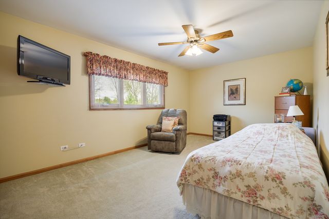 8903 Vail Lane, Woodridge, IL 60517